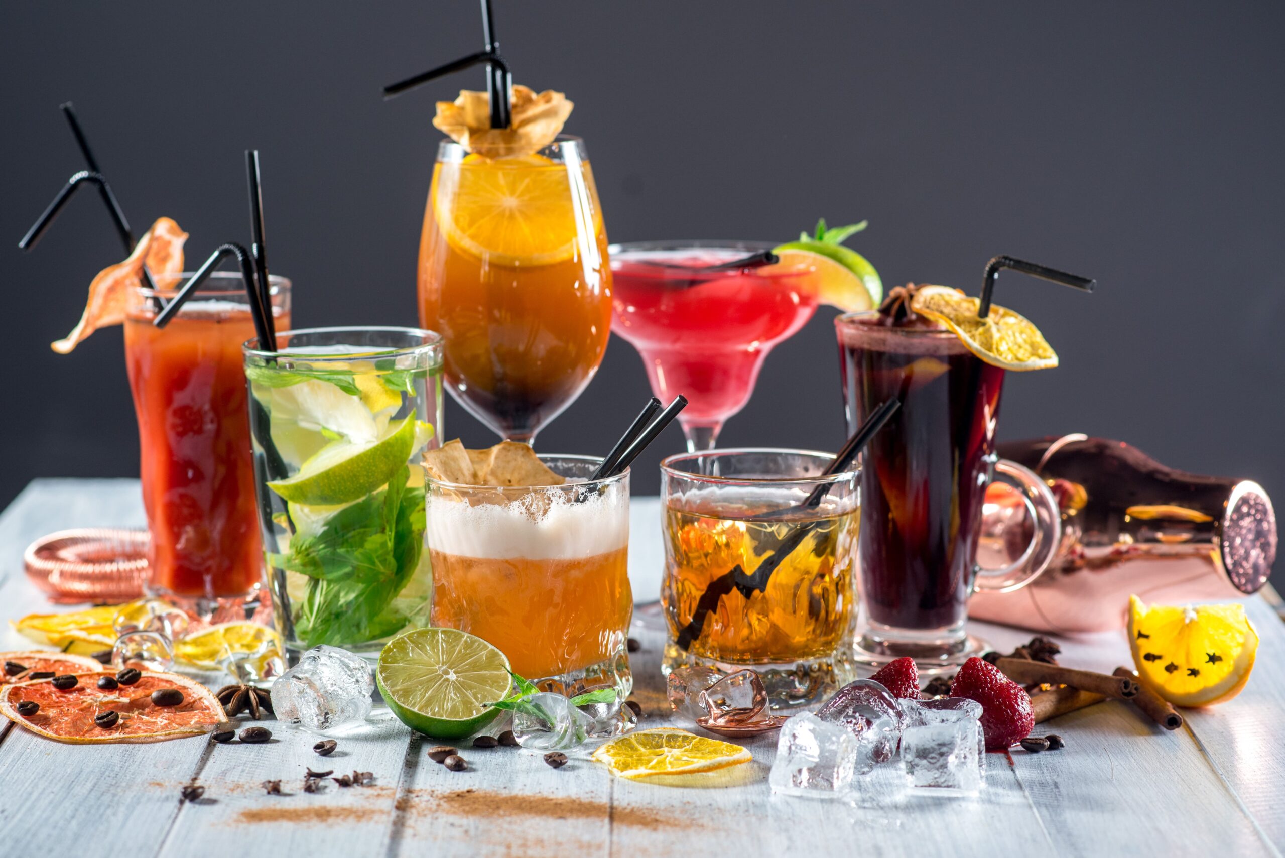 How Essential Oils are Driving New Trends in Cocktail Garnishes - O&amp;3
